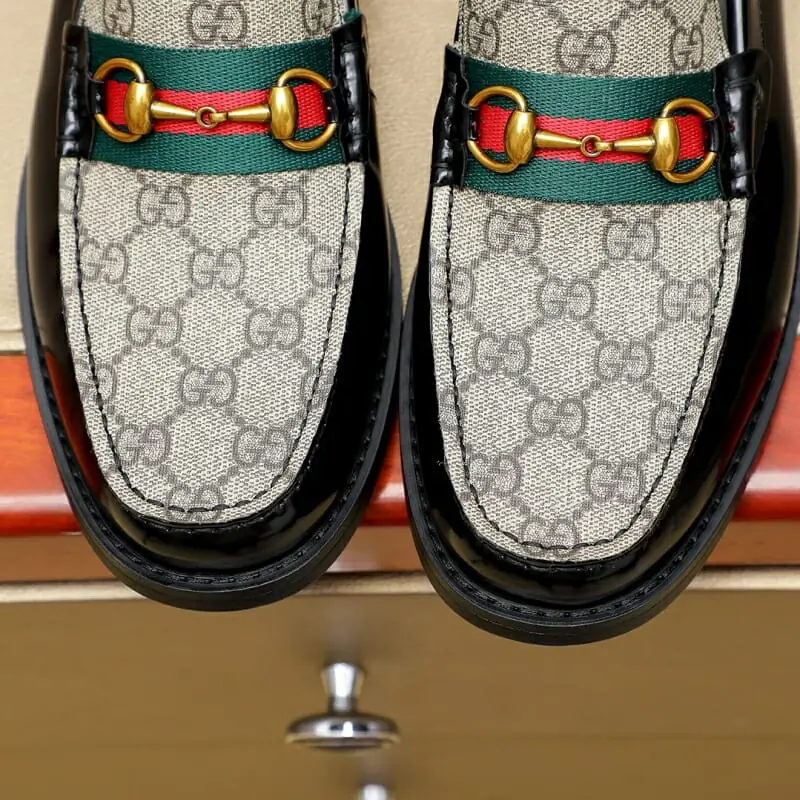 gucci oxfords chaussures pour homme s_12437724